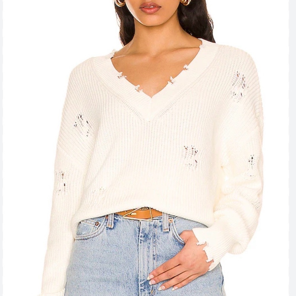 525 AMERICA Distressed Shaker V-Neck Sweater In off white